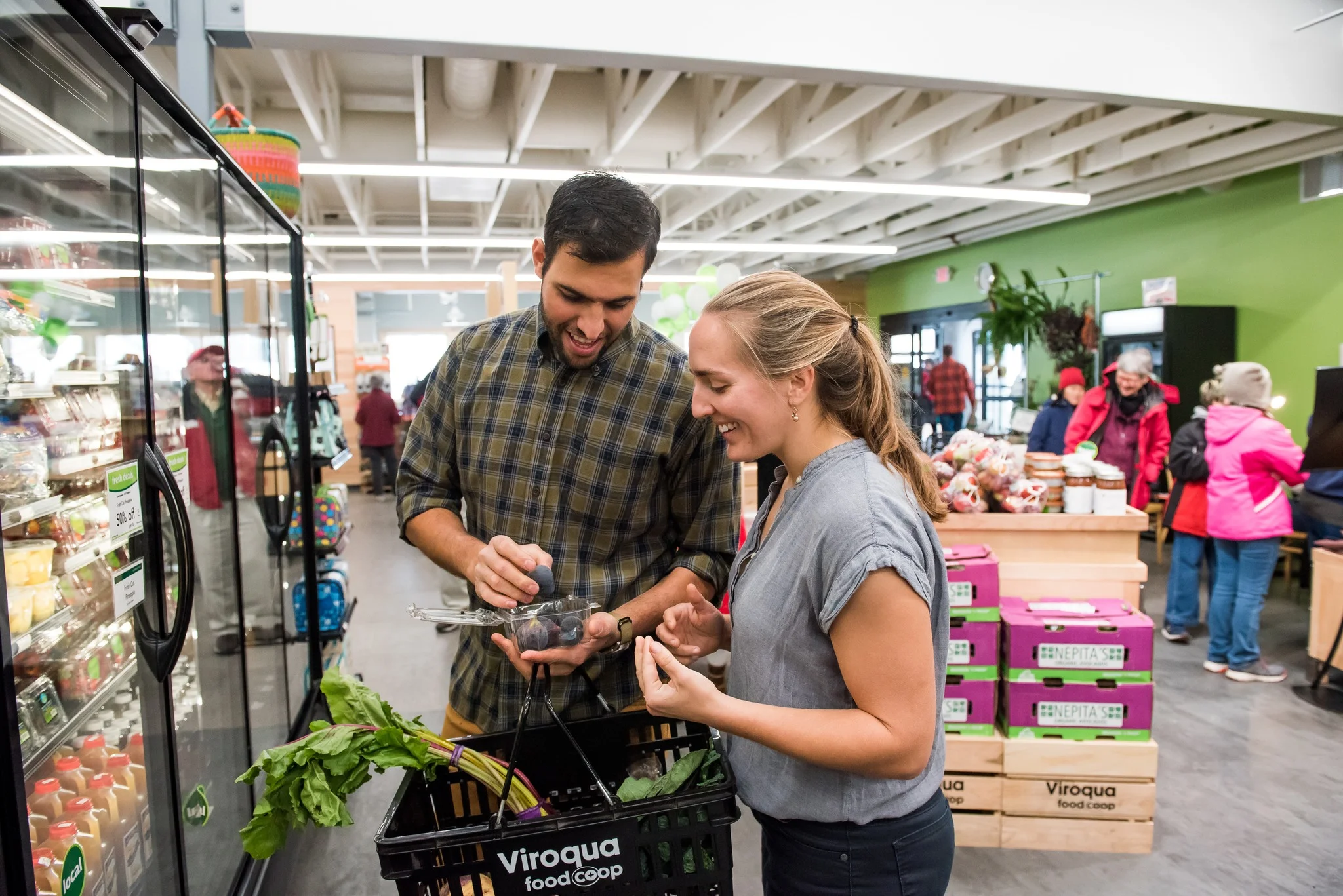 Two viroqua food co-op shoppers